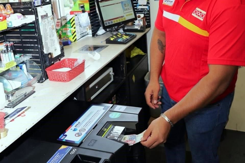 Ya puedes retirar efectivo de Mercado Pago en OXXO