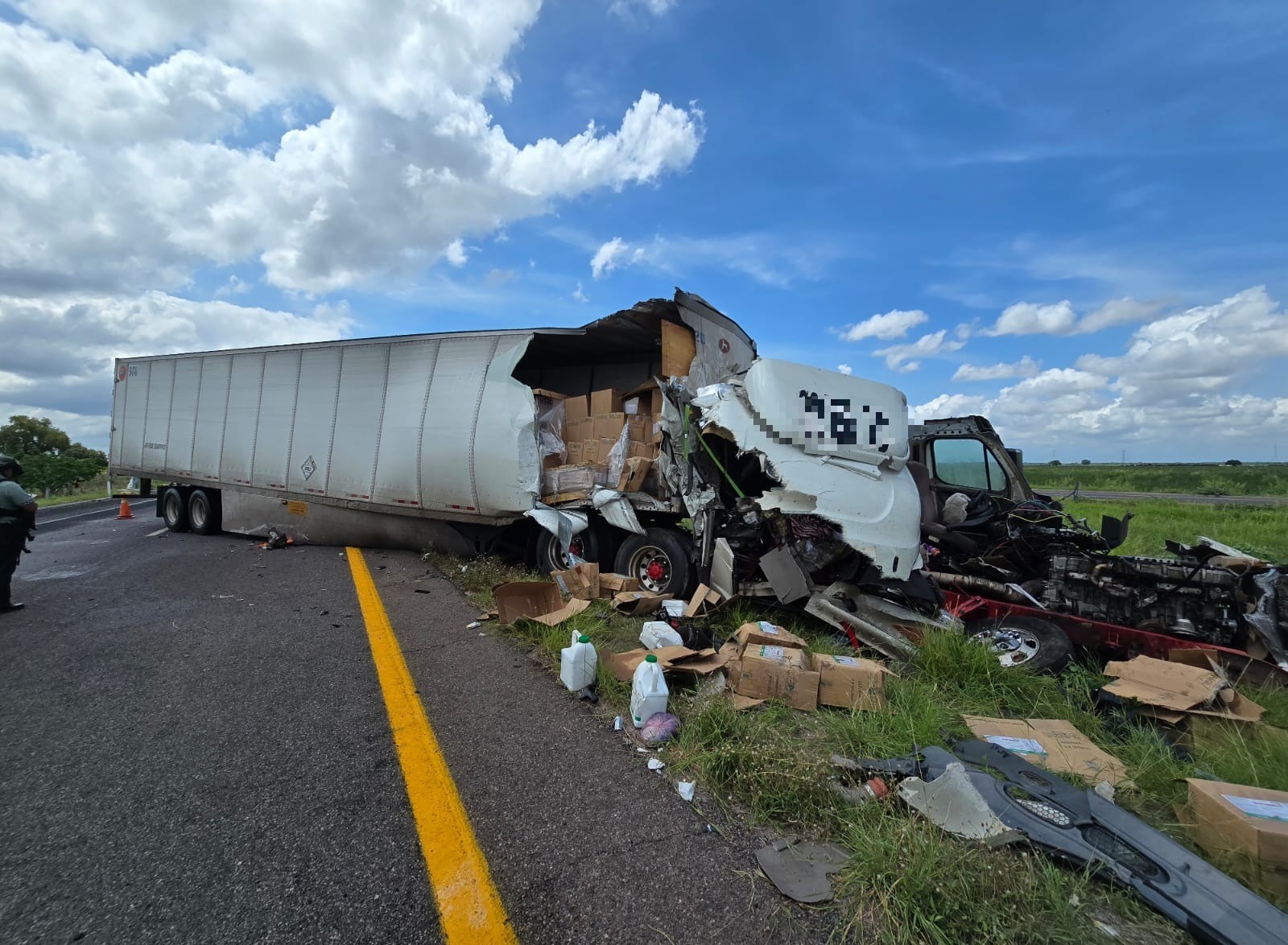accidente de tráileres por la Mazatlán-Culiacán