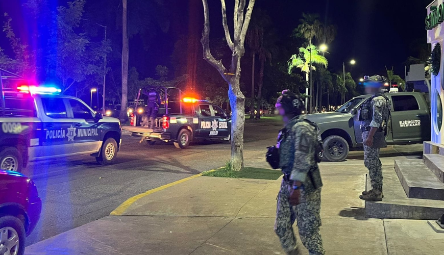 Elementos del Ejército Mexicano delimitan el área tras ataque a balazos hacia un policía municipal
