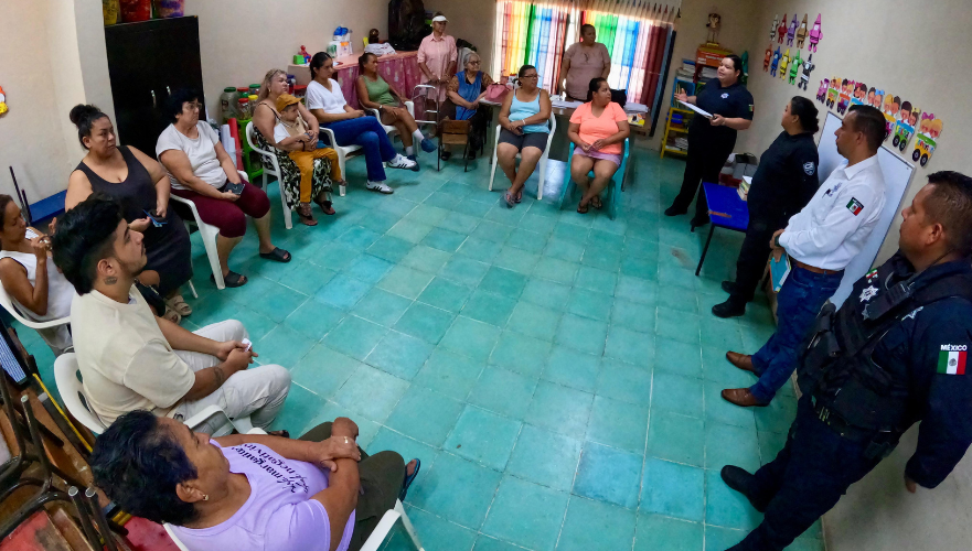 Comités vecinales y educativos con la policía de Mazatlán