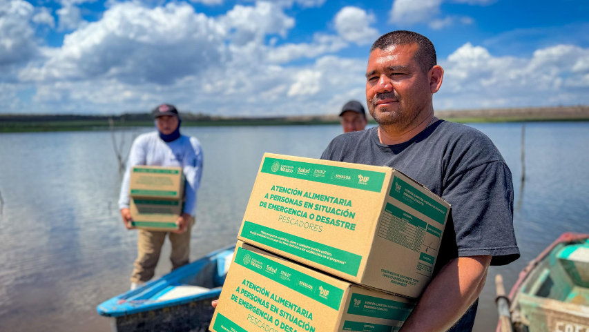 Pescadores reciben despensa