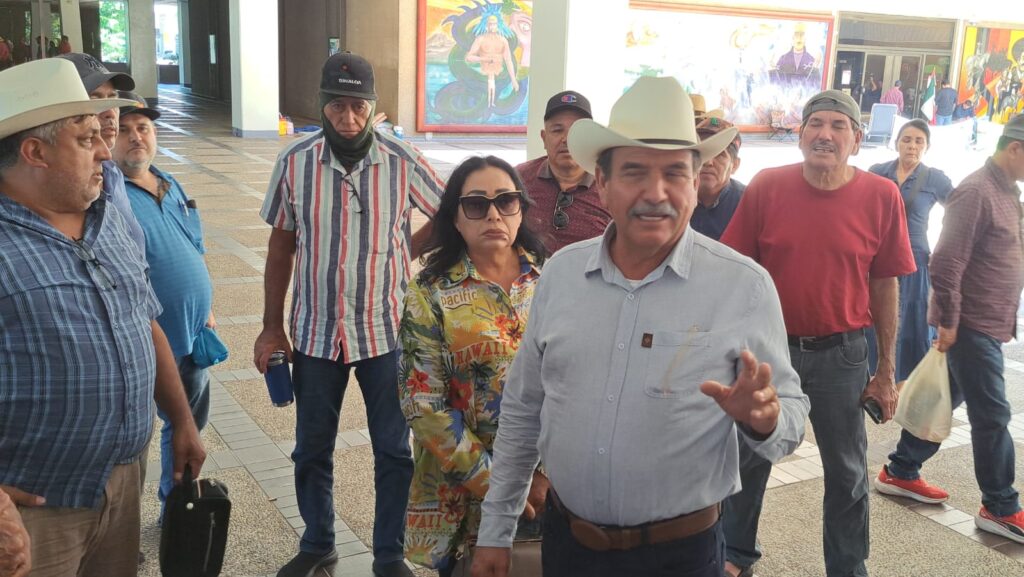 Productores de maíz protestan en Palacio de Gobierno