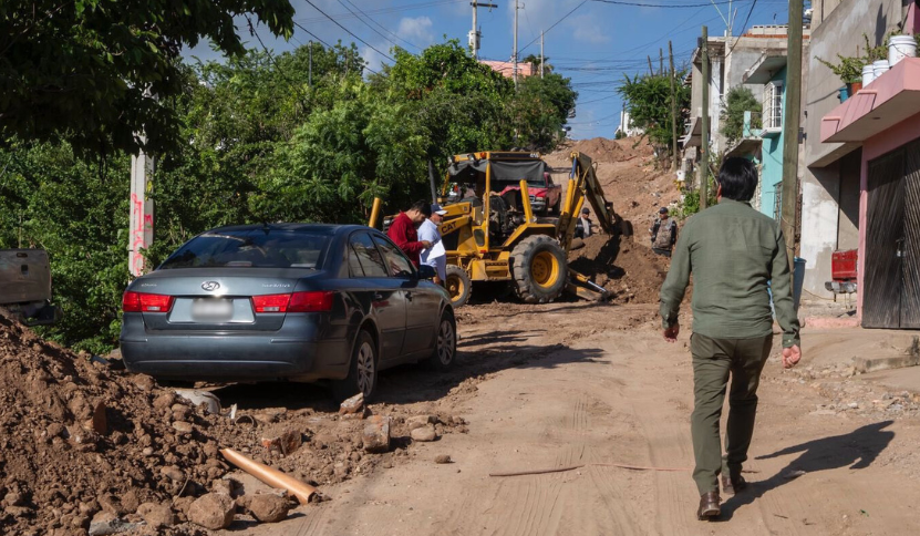 Juan de Dios Gámez Mendívil supervisa avances en obras de pavimentación