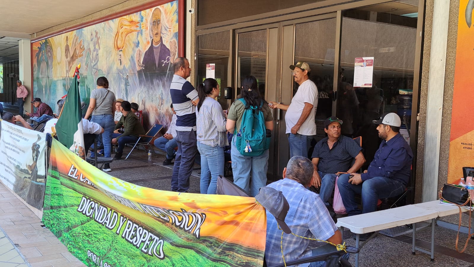 productores de maíz en protesta Palacio de Gobierno en Culiacán