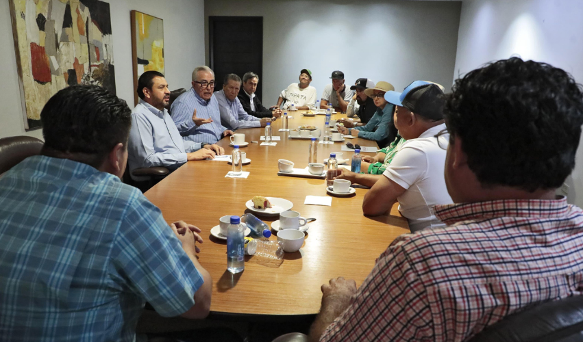 Reunión entre Rocha Moya y productores