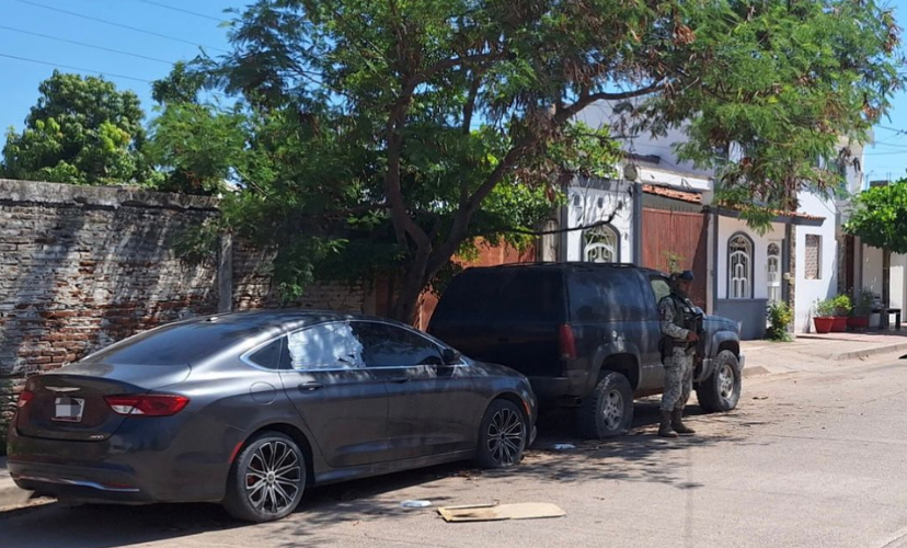 Autoridades aseguran dos vehículos con impactos de bala