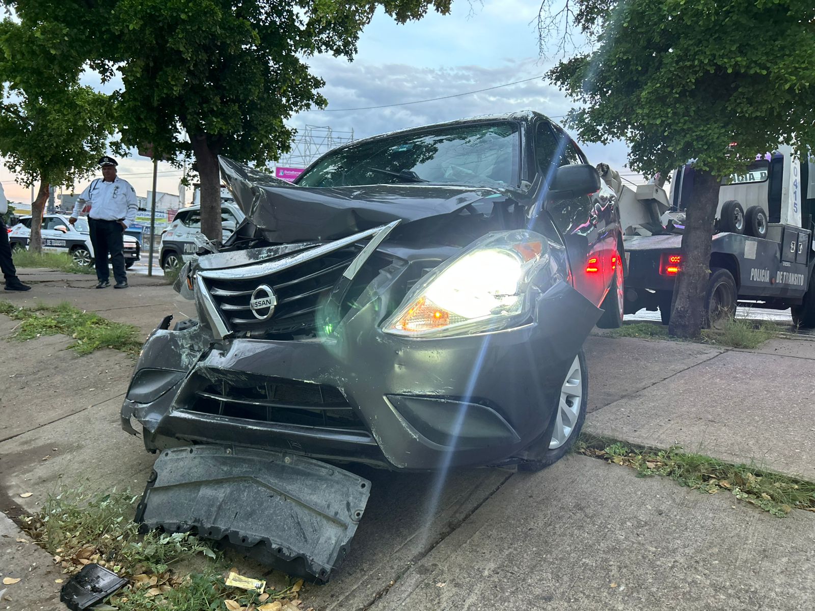 Accidente registrado sobre la Calzada Heroico Colegio Militar la tarde del domingo 3 de agosto.