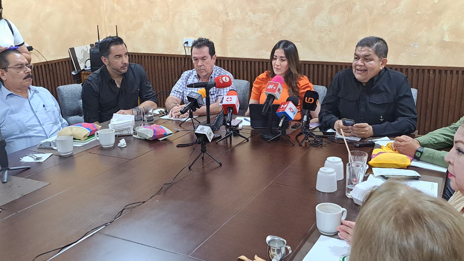 Adecem se suma al programa CLiC para incursionar en la plataforma Mercado Libre