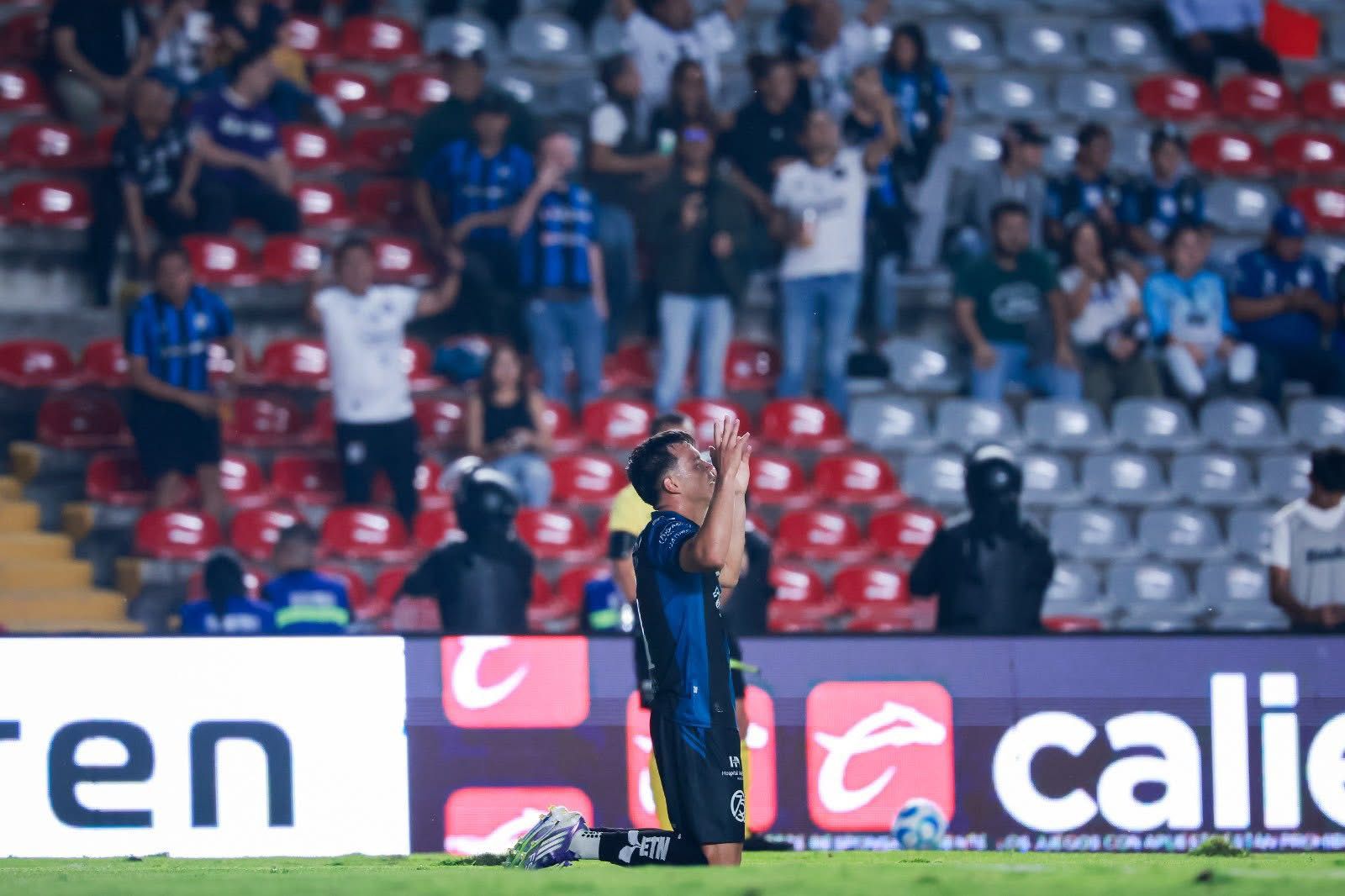 Ali Ávila y Denzell García se estrenaron en el Apertura 2025 de la Liga MX