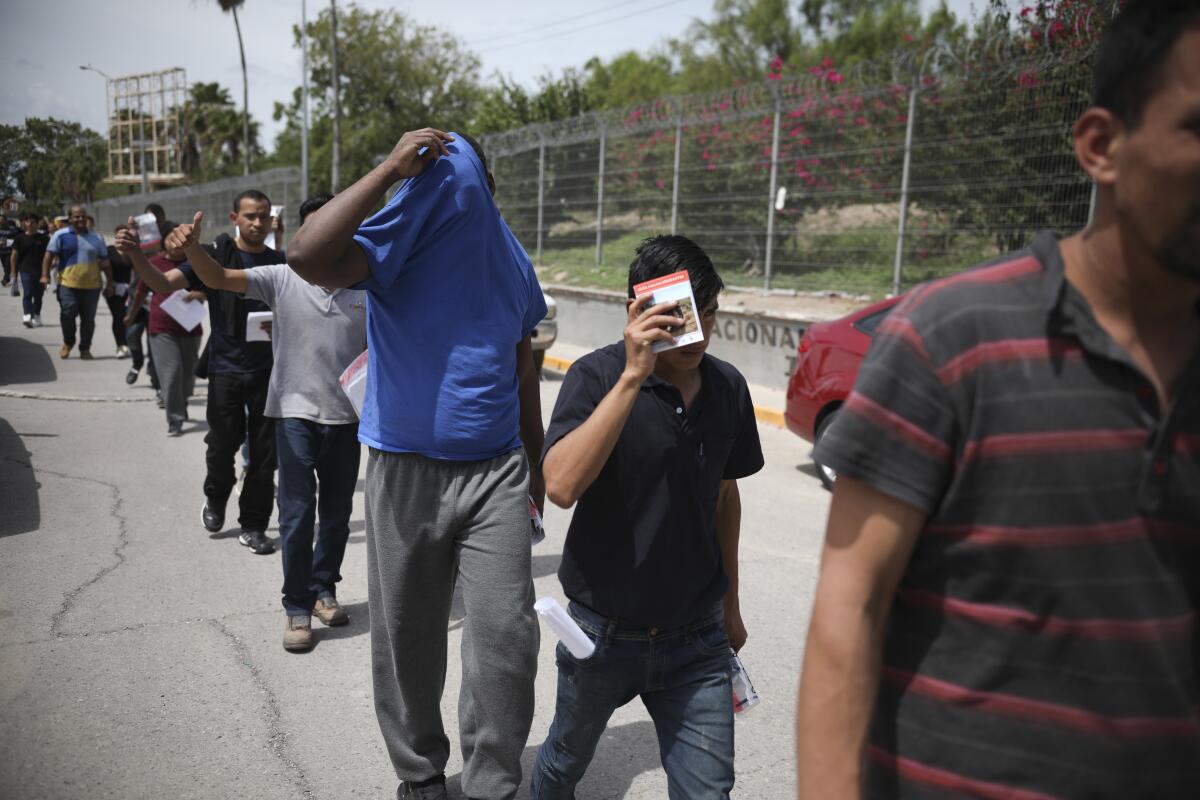 Amnistía Internacional alerta sobre uso de IA para deportaciones en EU