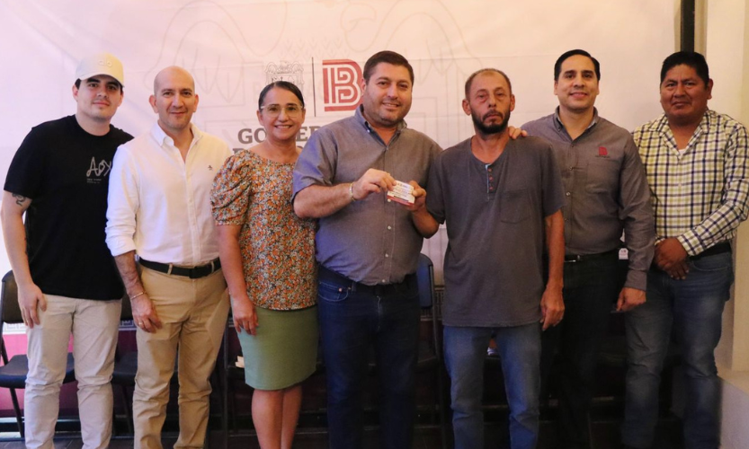 Entrega de bono educativos a Stasab Badiraguato