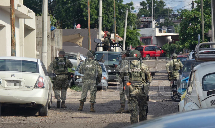 Elementos del Ejército Mexicano resguardan la zona tras crimen