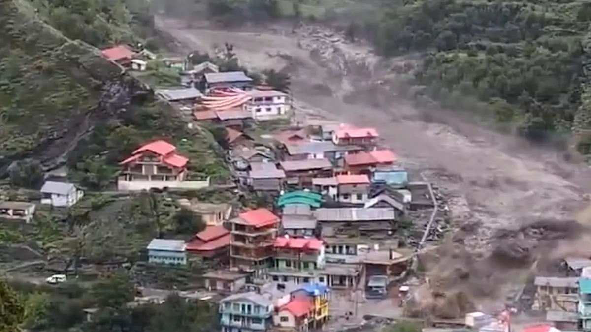 VIDEO: Avalancha de lodo destruye pueblo en India; hay al menos 4 muertos y más de 100 desaparecidos