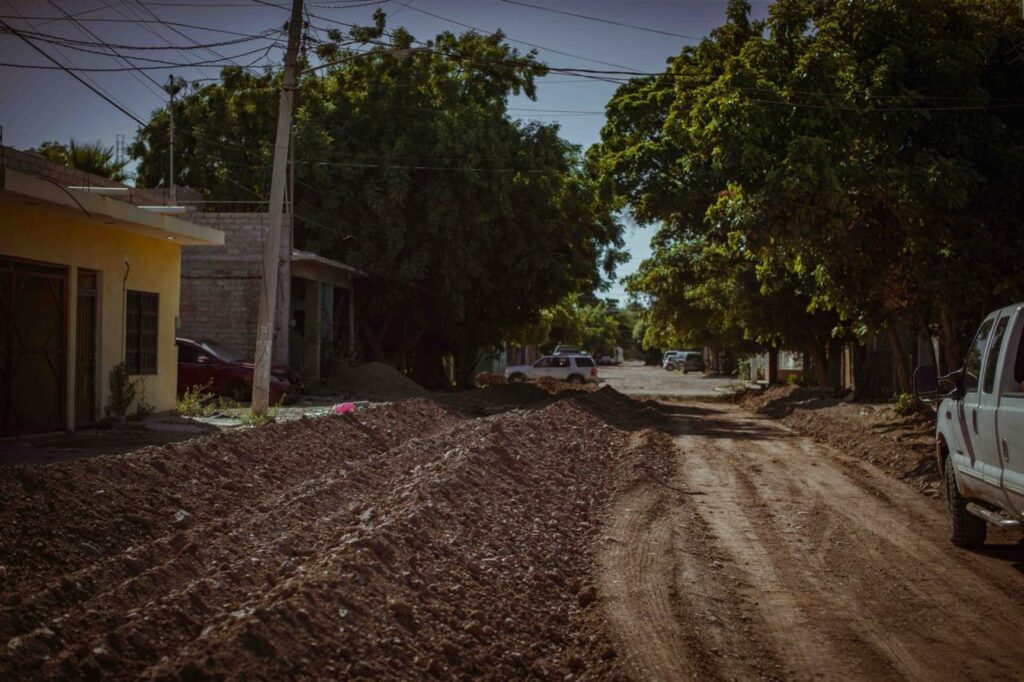 Calle sin pavimentar en Los Mochis.