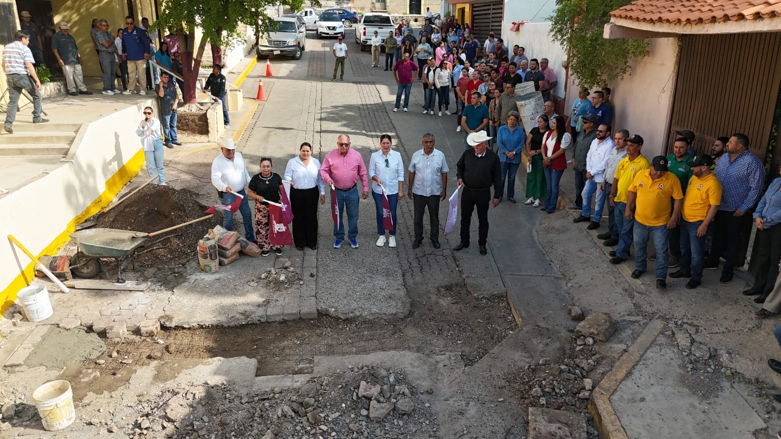 Inicio de programa de bacheo con concreto en Sinaloa municipio.