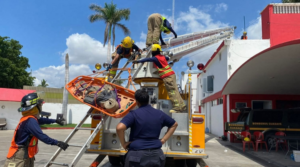Elementos de Bomberos de Guasave