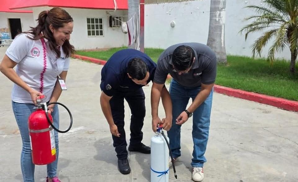 Curso de capacitación en primeros auxilios, evacuación y uso de extintores