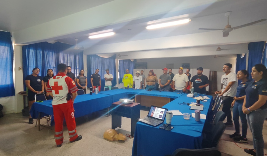 Capacitación a socorristas de Cruz Roja Mazatlán