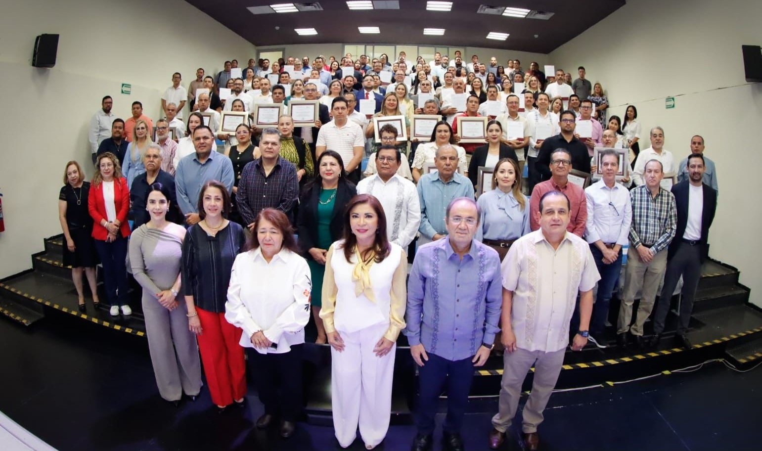 Entrega de plazas de directores y subdirectores en Cobaes.
