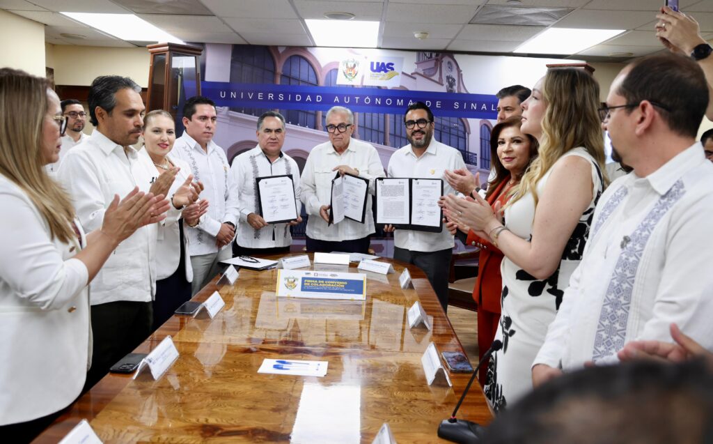 Con Rocha como testigo de honor, la UAS y el Ayuntamiento de Culiacán firman convenio de colaboración