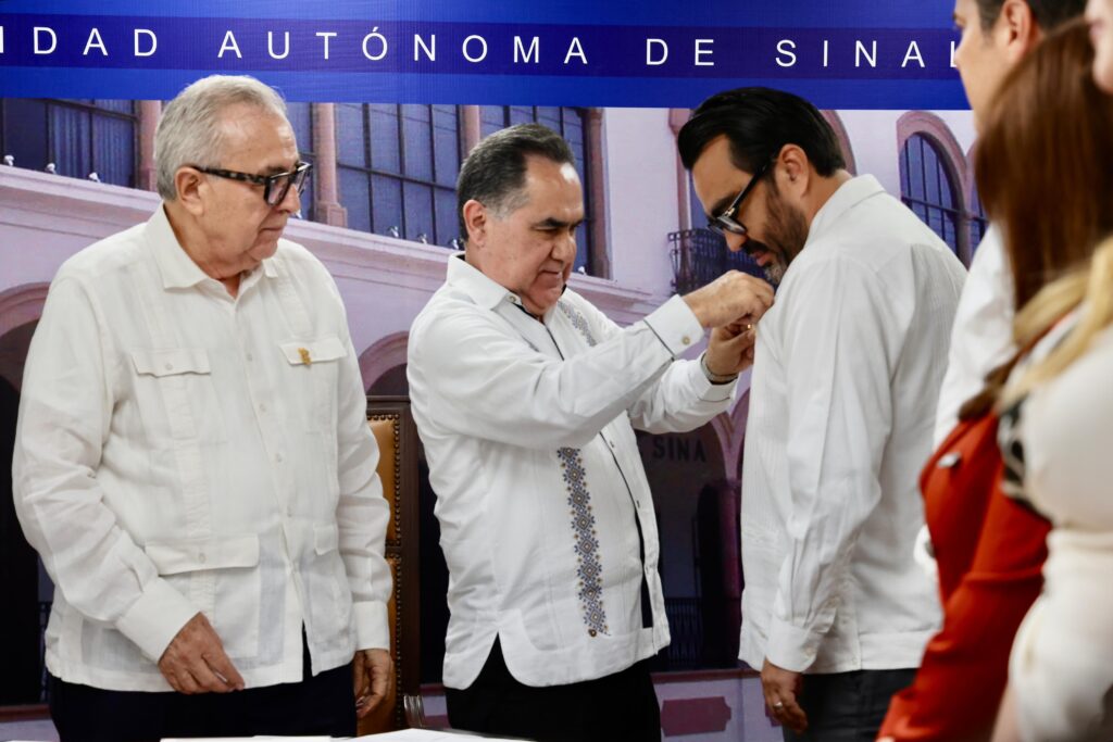 Con Rocha como testigo de honor, la UAS y el Ayuntamiento de Culiacán firman convenio de colaboración