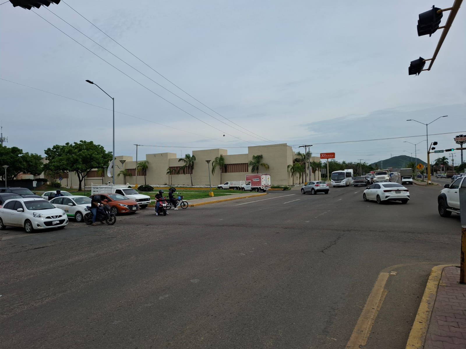 Conductores piden un tránsito y vías alternas para agilizar el tráfico en la zona norte de Mazatlán