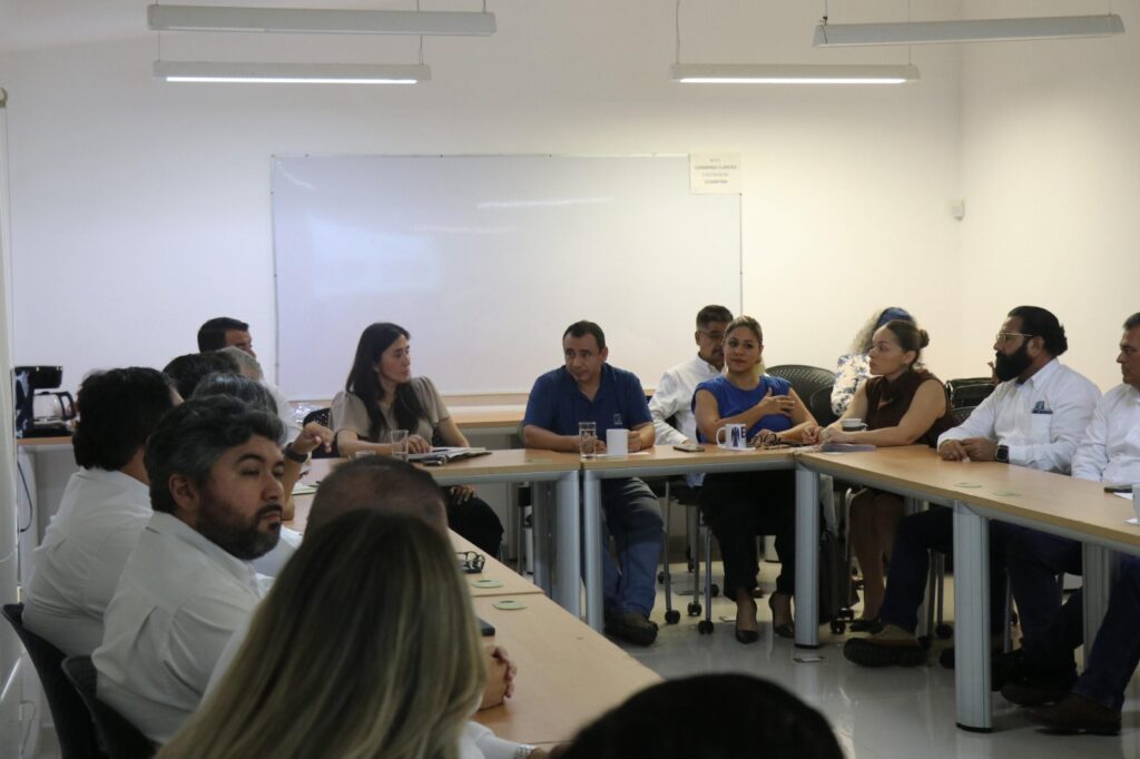 Coparmex en reunión