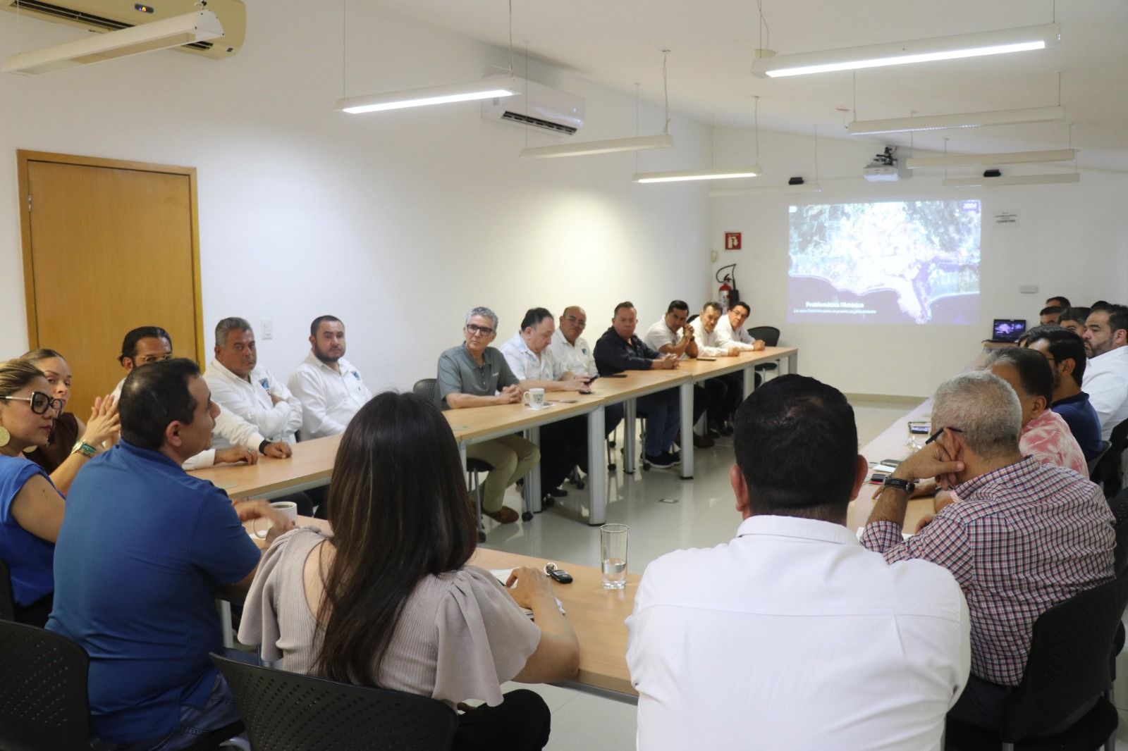 Coparmex en reunión