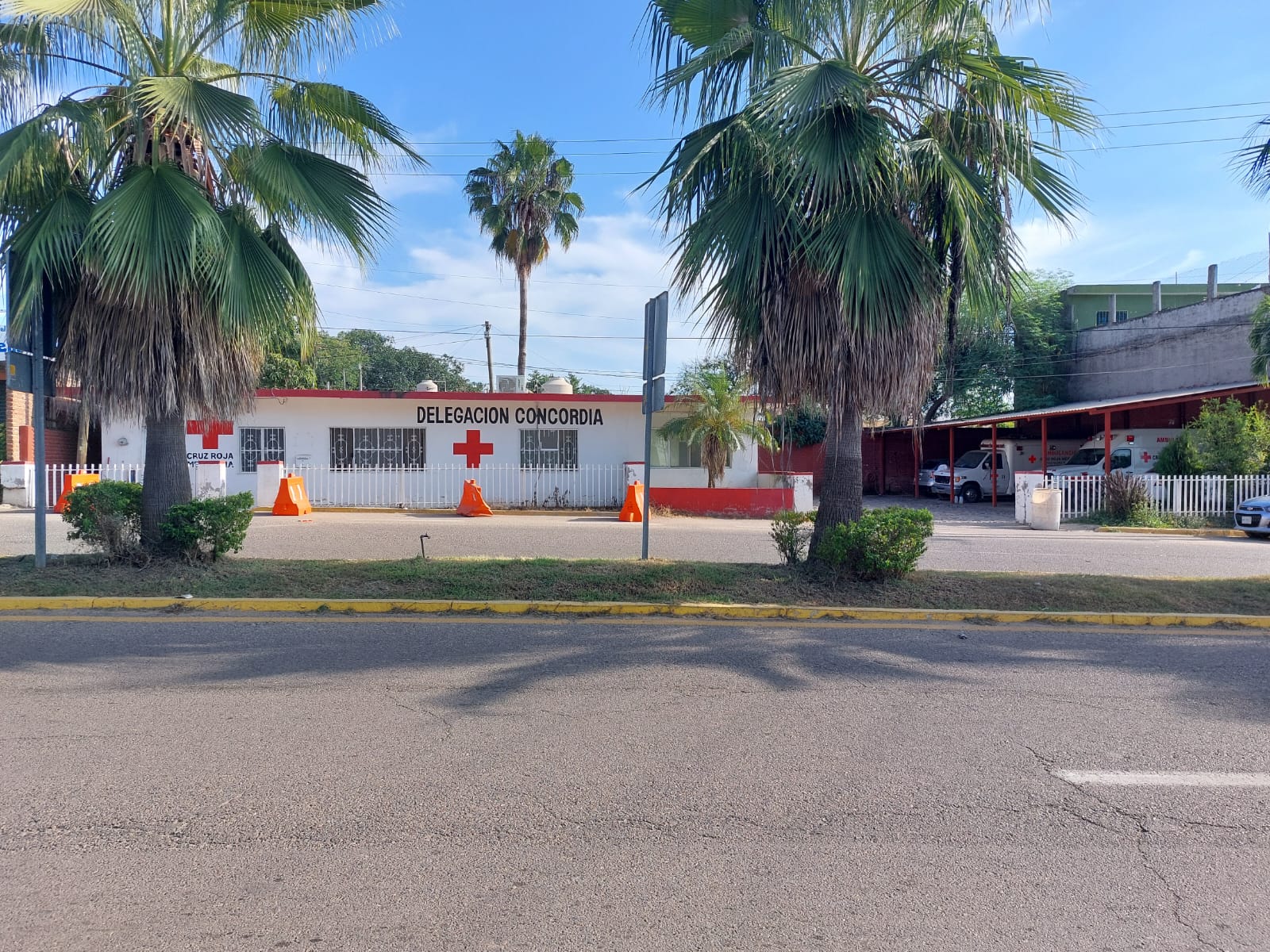 Hombre fallece tras meterse a nadar