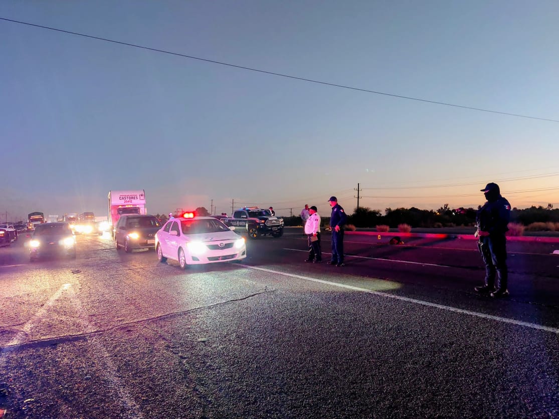 Despojan vehículo en la México 15 en Guasave