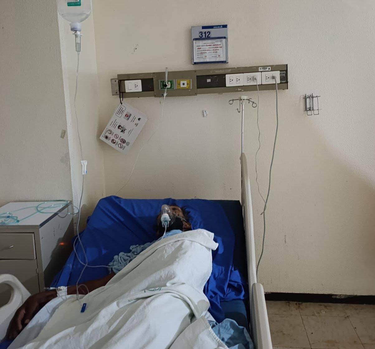 Don Genaro se encuentra en estado delicado de salud.