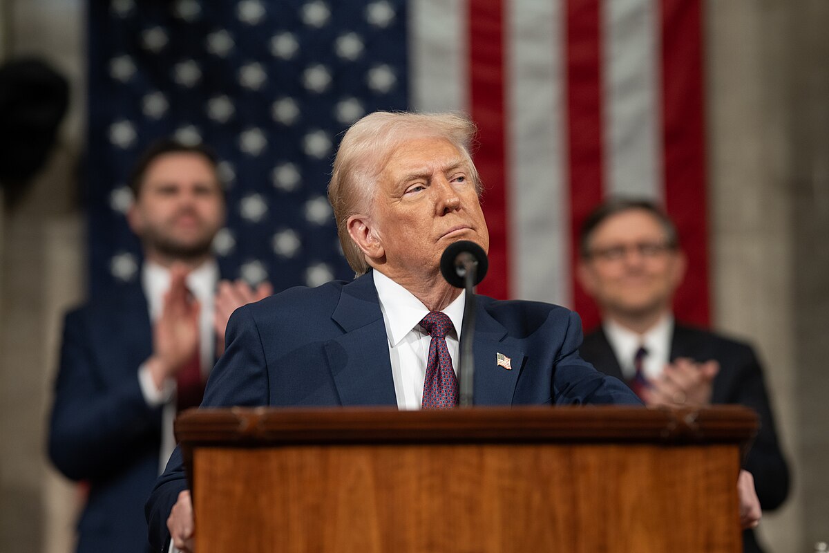 A días de su encuentro con Putin, Trump lanza advertencia a Rusia para detener la guerra en Ucrania
