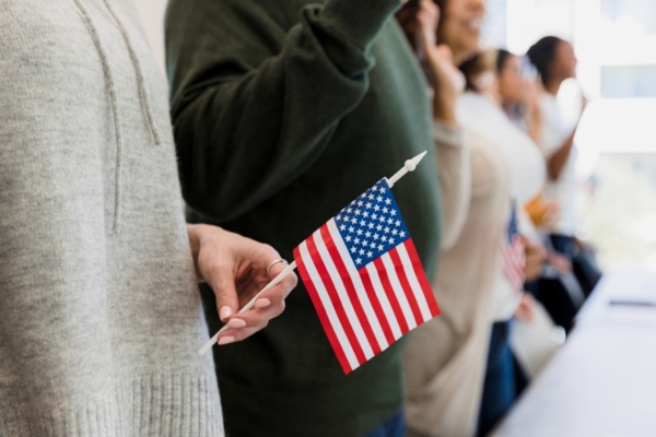 Trump ordena nuevo censo poblacional que excluya a migrantes que estén 