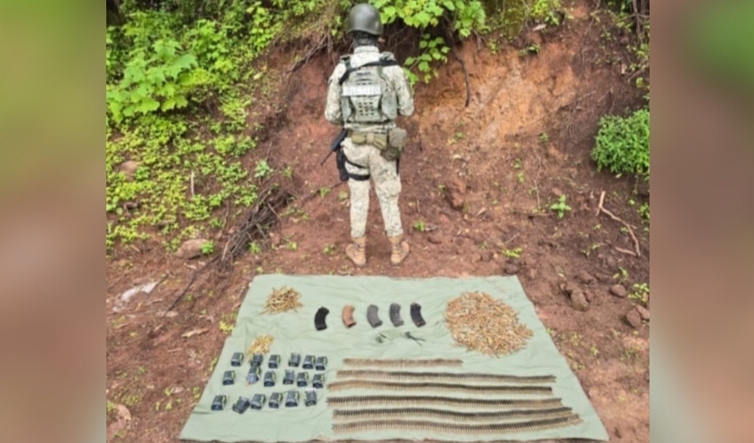 Elementos del Ejército Mexicano asegura cargadores y armas