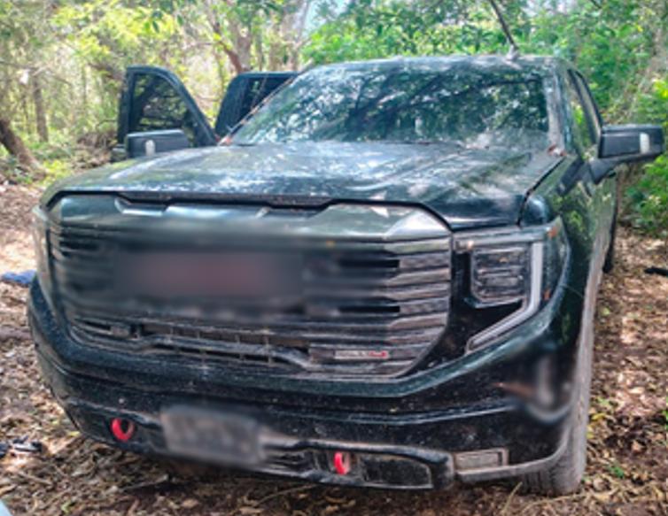 Ejército detiene a un civil y le aseguran armas, municiones y dos vehículos, en Elota