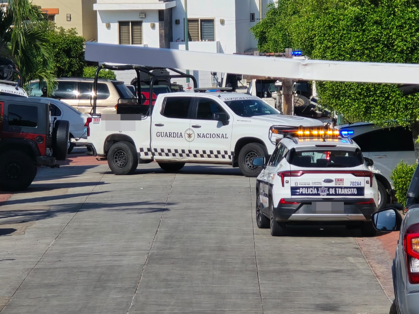 Fuerzas federales implementan operativo en privada de Colinas del Rey, Culiacán