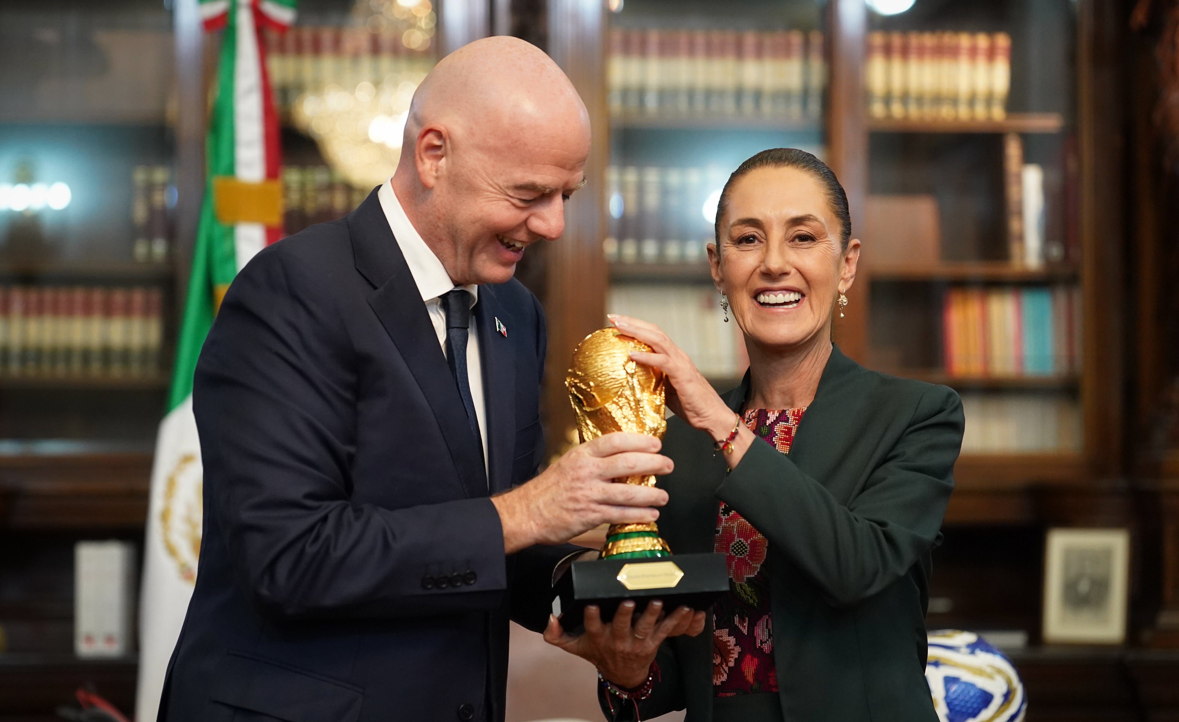 Claudia Sheinbaum recibe al presidente de la FIFA, Gianni Infantino, de cara a la Copa Mundo 2026