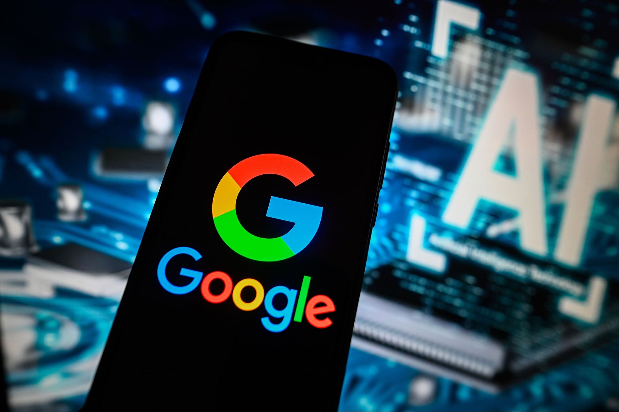 Google usa inteligencia artificial para estimar la edad de los usuarios y reforzar la seguridad