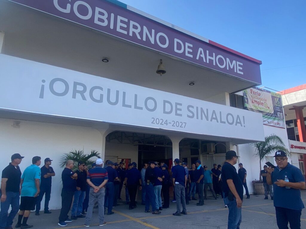 Guerreros Unidos toman las instalaciones del Palacio Municipal de Ahome