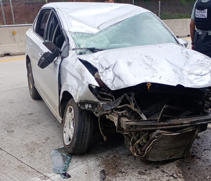 Hay cierre parcial de un carril por accidente en el Libramiento Mazatlán