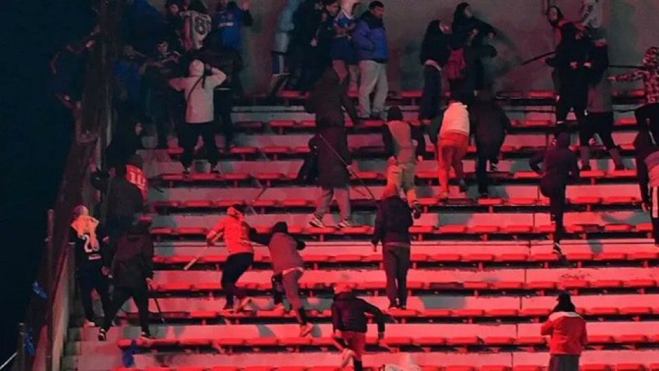 Hechos violentos entre hinchas