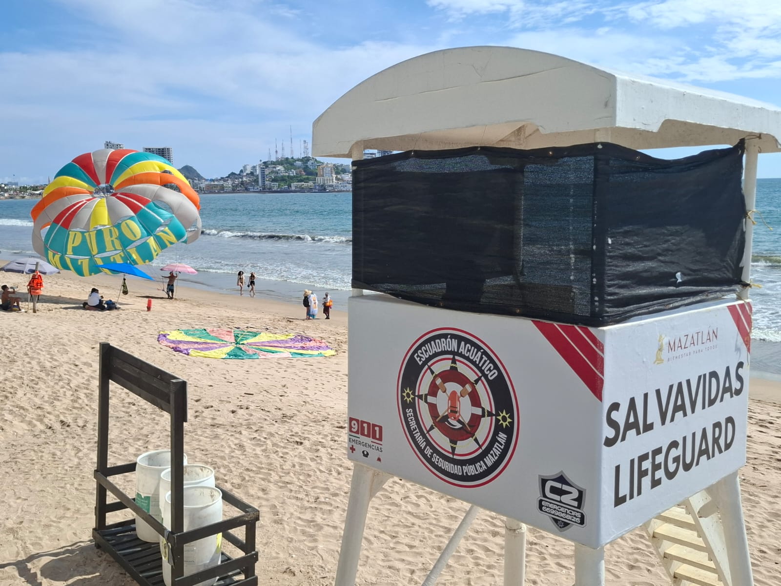 Escuadrón de Salvamento Acuático rescata a 7 personas en playas de Mazatlán