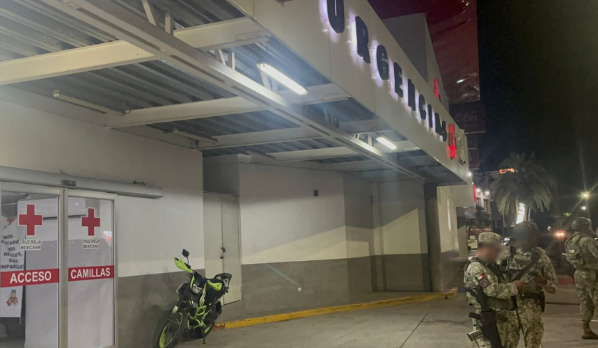 Trasladan a un hospital un joven herido de bala