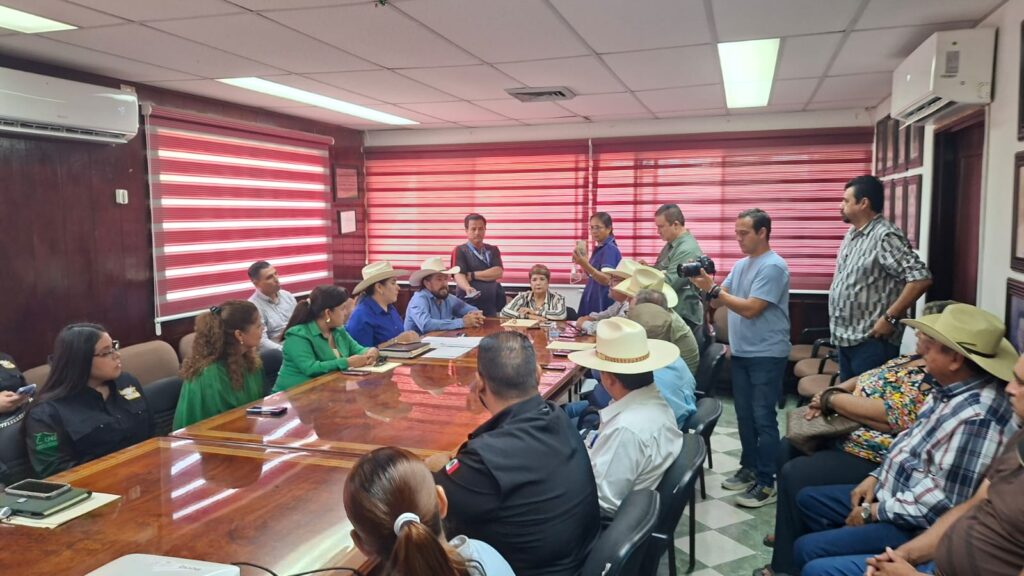 Inicia en Guasave barrido zoosanitario para recuperar estatus ganadero y abrir camino a exportaciones
