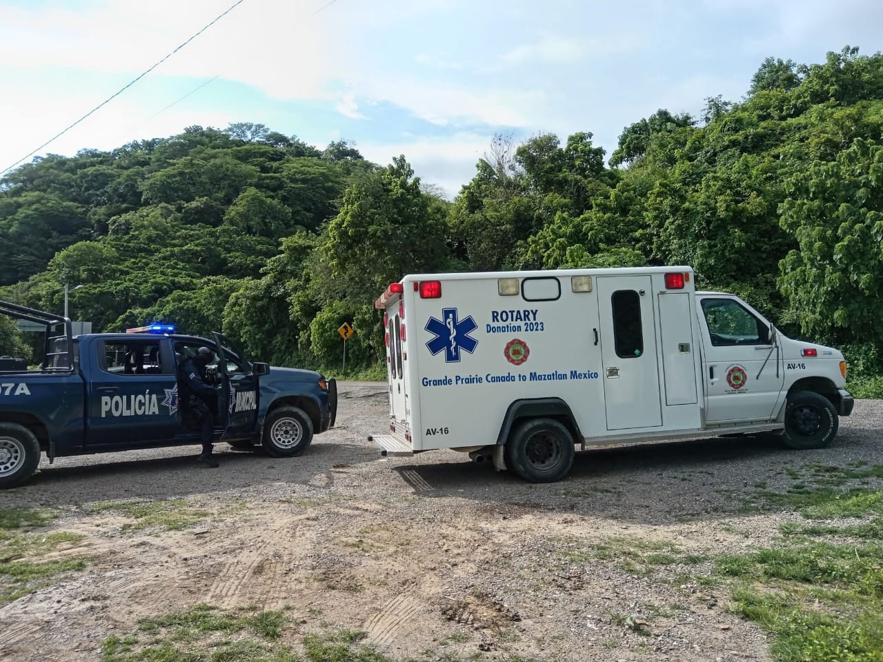 Rescatan y trasladan a hospital de Mazatlán a menor baleado
