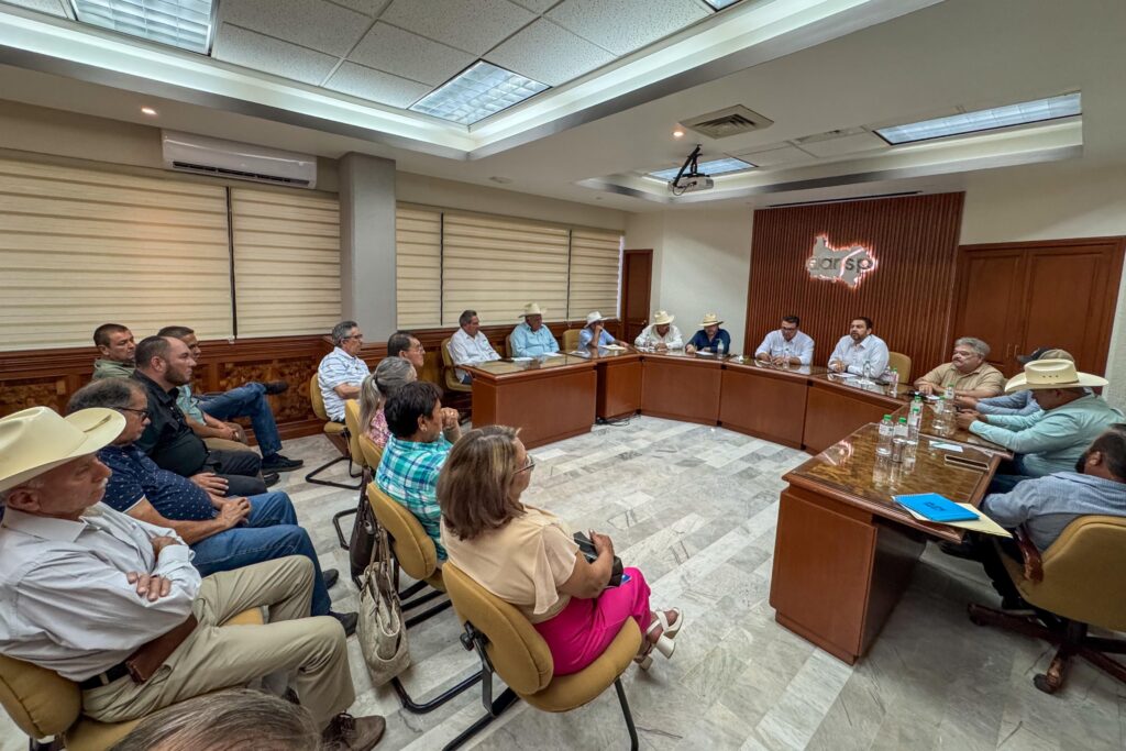 Ismael Bello se reúne con líderes agrícolas para delinear el próximo ciclo agrícola 2025-2026
