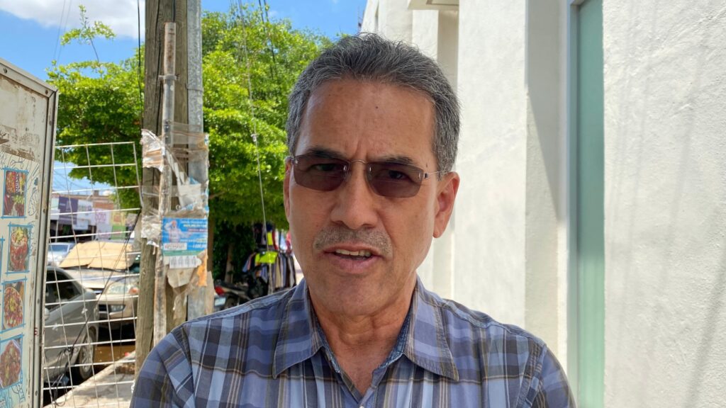 Jaime Carlos Hernández, jefe de los Servicios Regionales del Petatlán de la Secretaría de Educación Pública y Cultura (Sepyc).