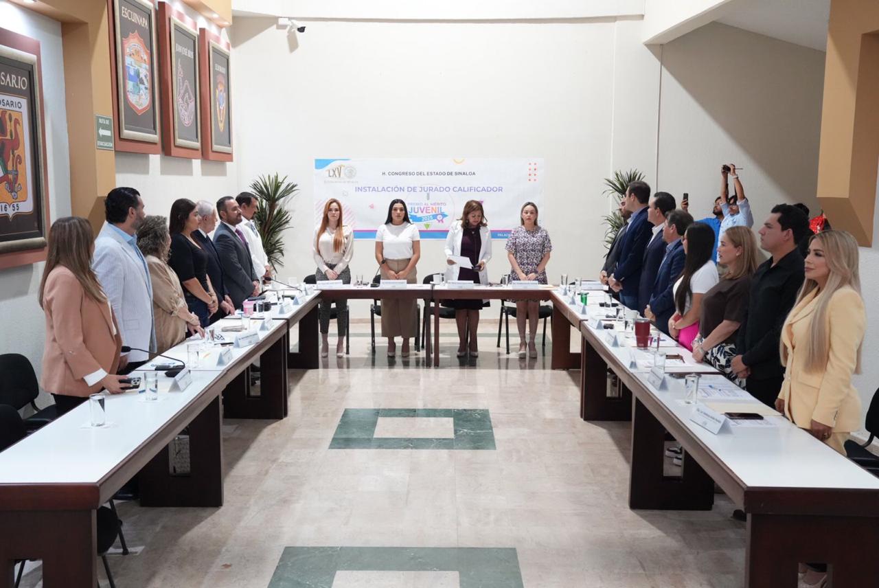 Instalación del jurado calificador del Premio al Mérito Juvenil 2025.