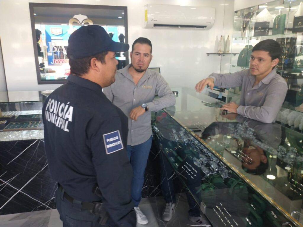 La Policía Municipal de Ahome mantiene estrecha proximidad con los ciudadanos de Ahome.