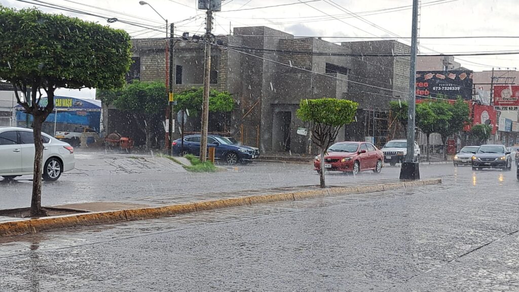 Lluvia en Guamúchil